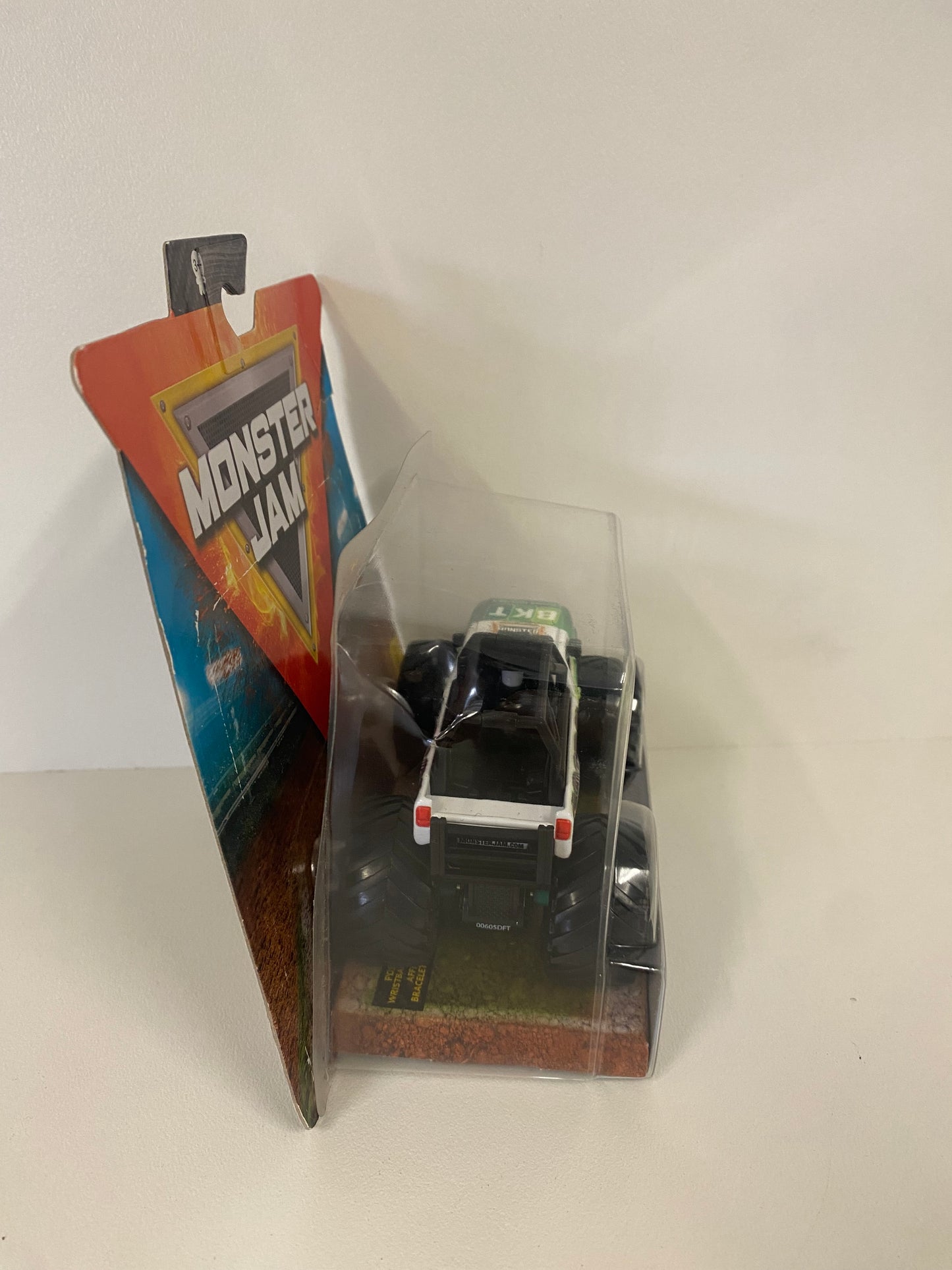 BKT Ride Truck (Loose bubble), 1:64