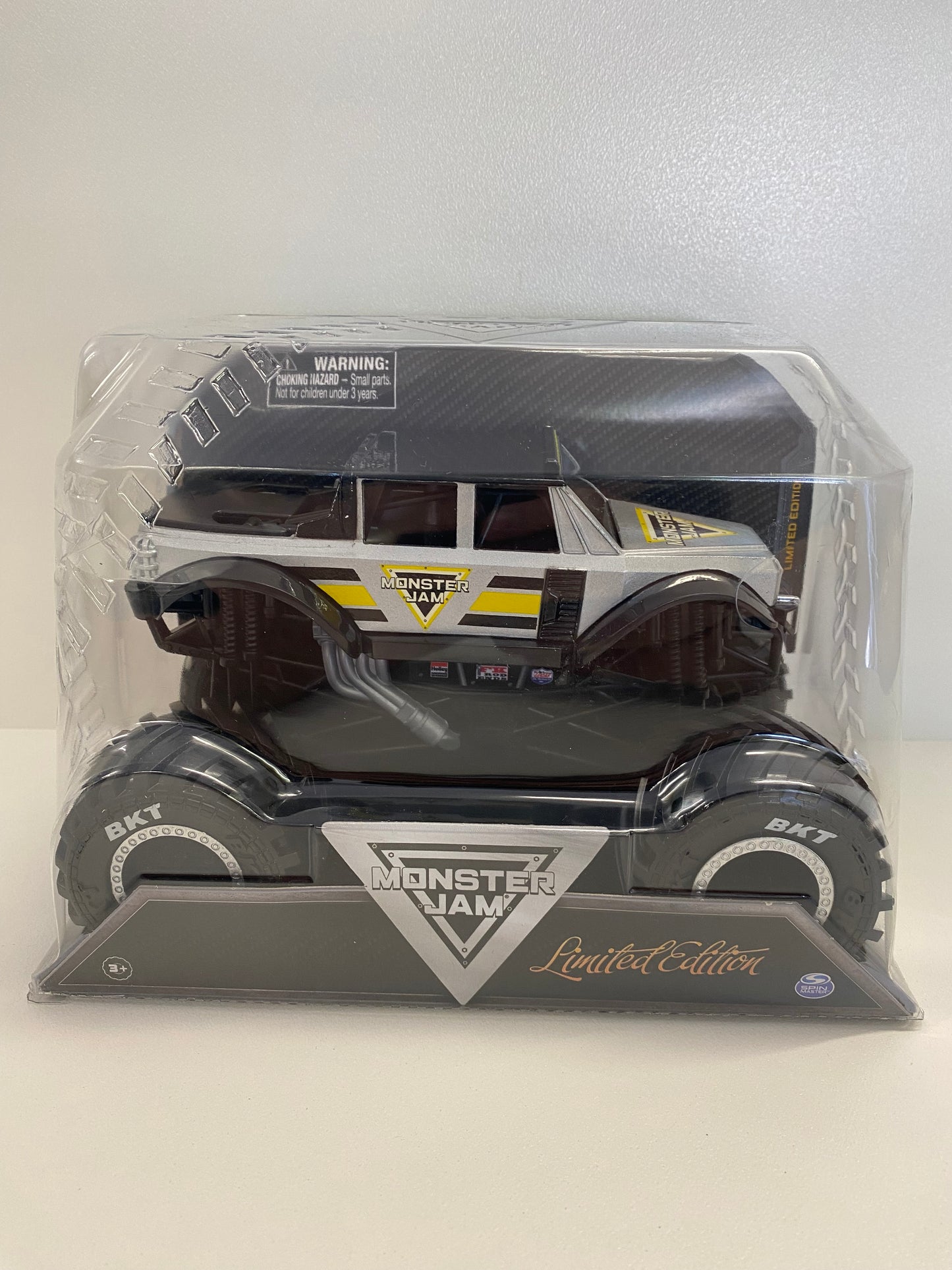Stunt Truck 2025 (Silver), Limited Edition, 1:24 (Box lightly damaged)