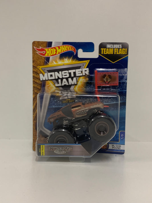 Monster Mutt (Junkyard Dog) 1:64 w/Team Flag , Hot Wheels/Monster Jam