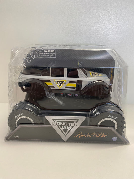 Stunt Truck 2025 (Silver), Limited Edition, 1:24 (Box lightly damaged)