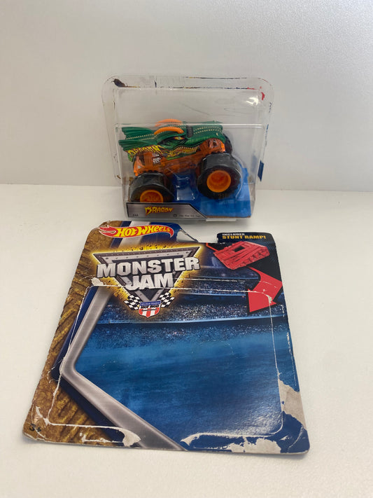 Dragon, 1:64 w/Stunt Ramp, Hot Wheels/Monster Jam ( LOOSE BUBBLE)