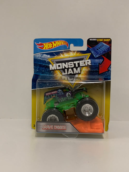 Grave Digger 1:64 w/Stunt Ramp, Hot Wheels/Monster Jam