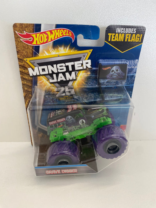 Grave Digger 1:64 w/Team Flag , Hot Wheels/Monster Jam